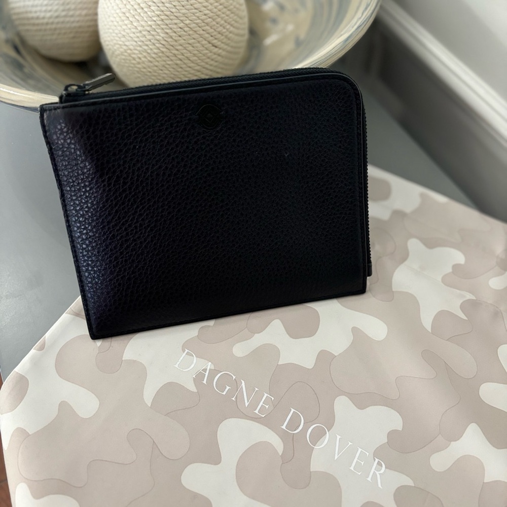 BRAND NEW! Never been used Dagne Dover Elle Clutch.